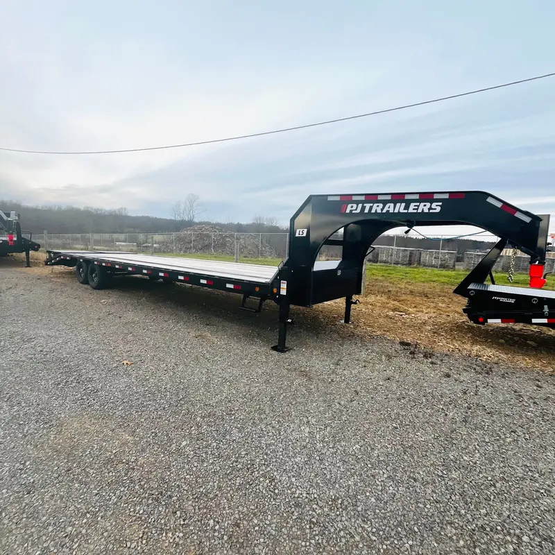 2026 Pj Ls 8.5X32' Single-Deck Gooseneck Flatbed – Monster Ramp Ready 1