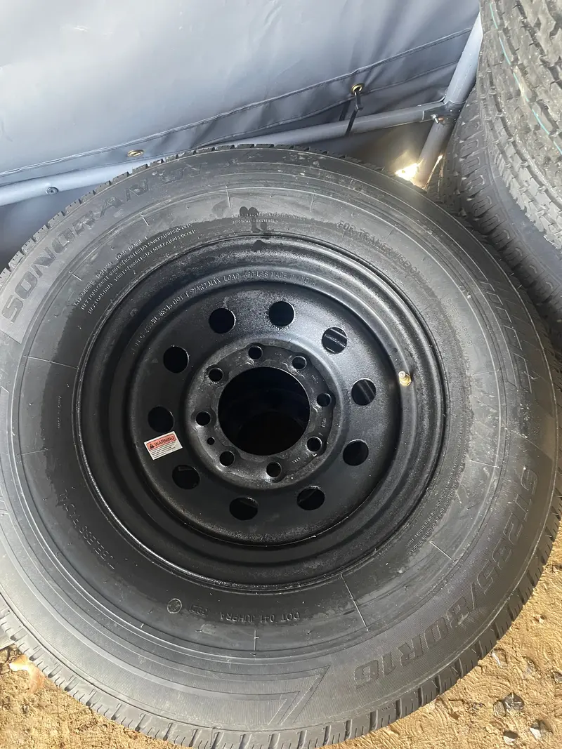235/80R16 8-Lug Black Modular Trailer Wheel – Pj Trailers 1