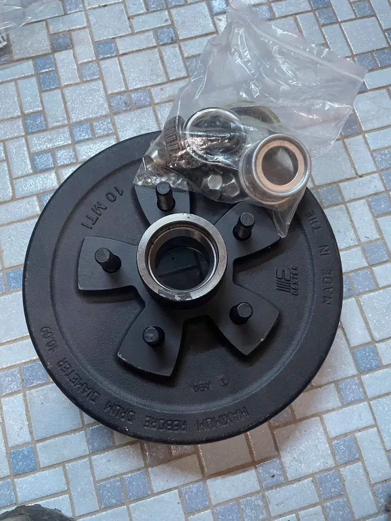 5-Bolt Hub Assembly Kit With Bearings And Seals 1