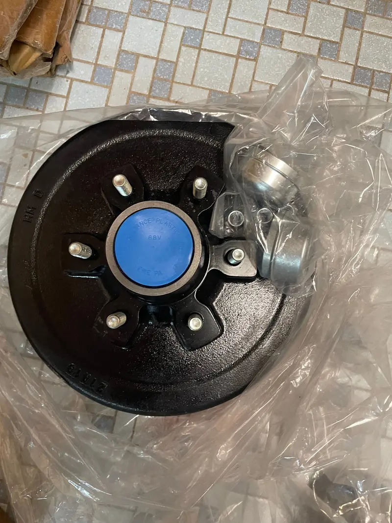 6-Bolt Pre-Lubricated Hub Assembly For Easy Installation 1