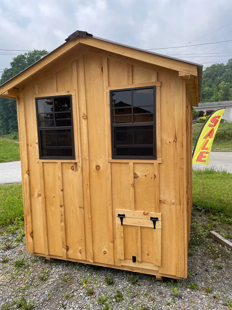 6 Ft X 8 Ft Galvanized Chicken Coop With Predator-Resistant Design 1